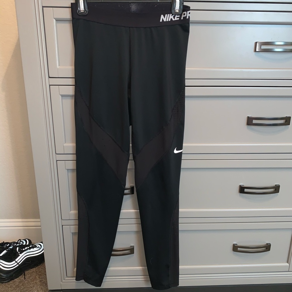 Black Nike pro leggings